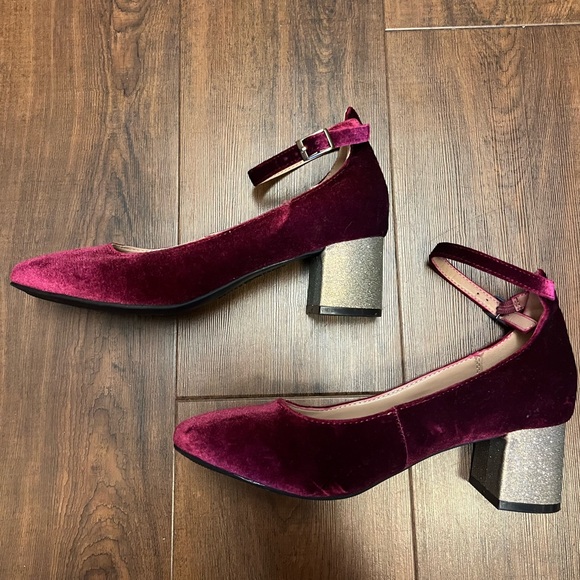 Pink Velvet Shoes Women’s Size 6 - Picture 4 of 8